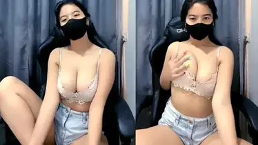 AwwBabyy Live Streaming Pamer Dada Mulus